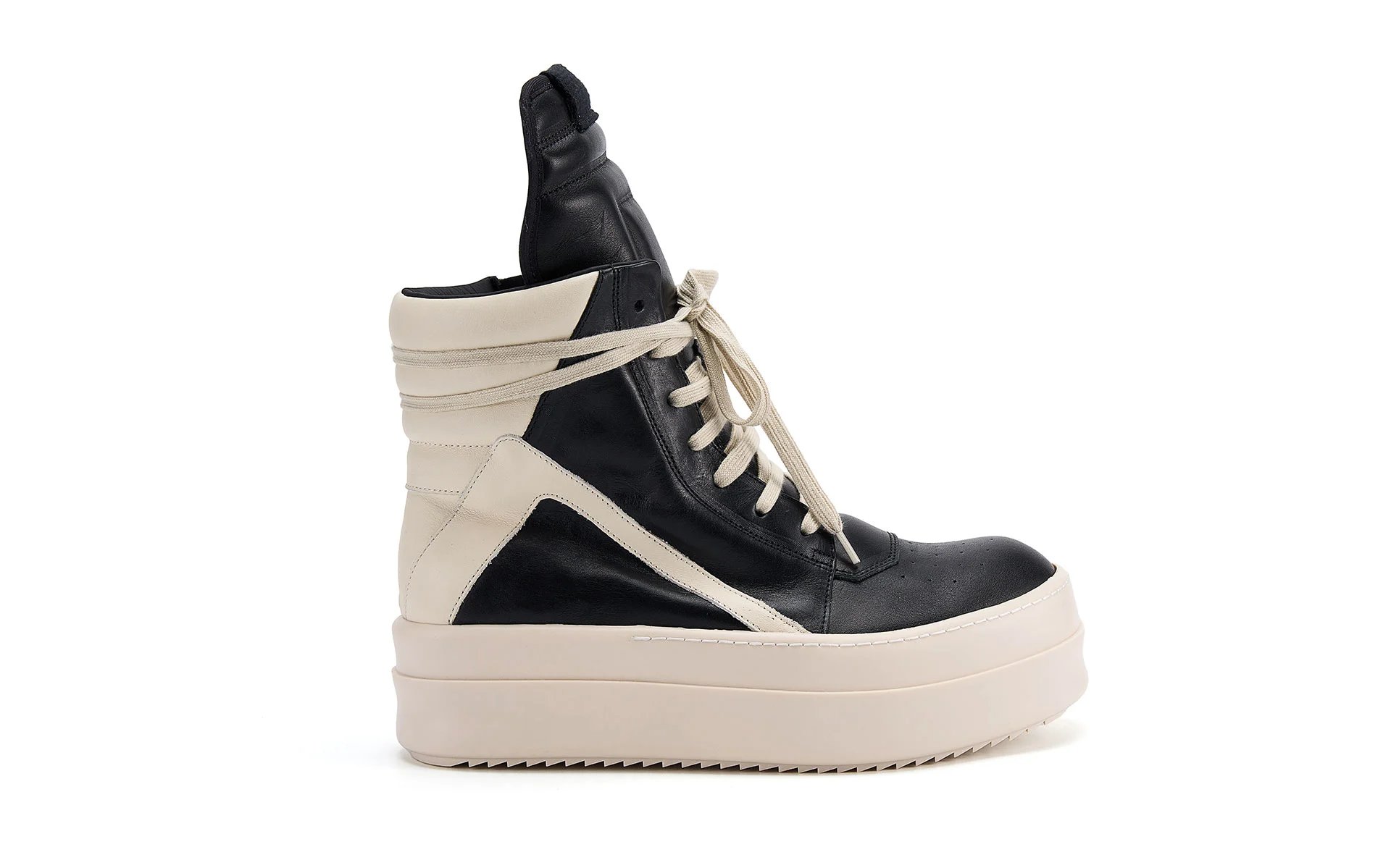Thick-sole black-and-white inverted triangle (runs large)