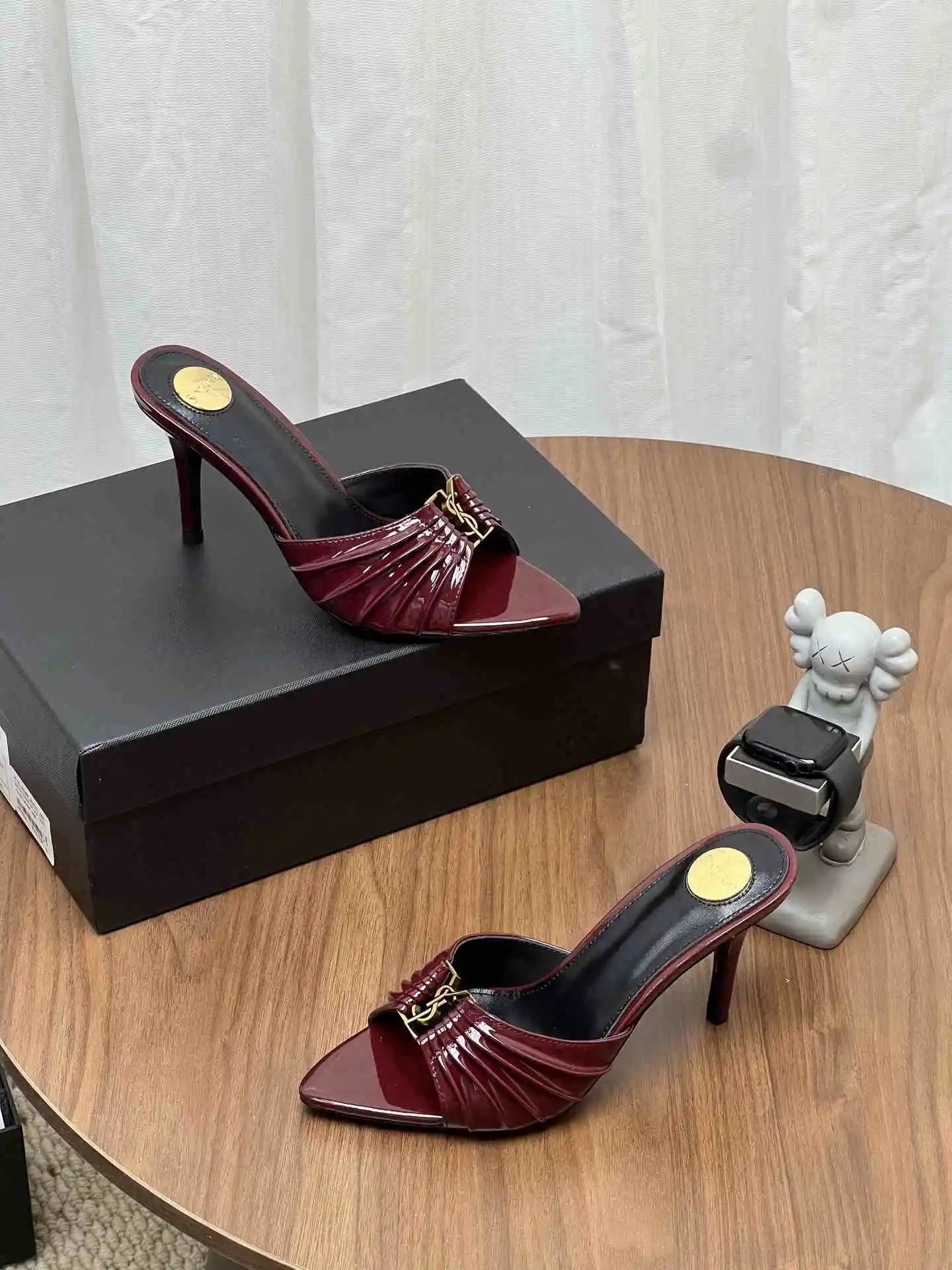 Saint Laurent Pointed-Toe Pumps - Style 5