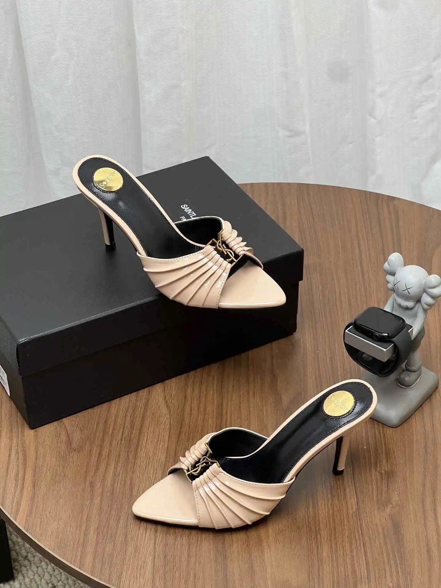 Saint Laurent Pointed-Toe Pumps - Style 9