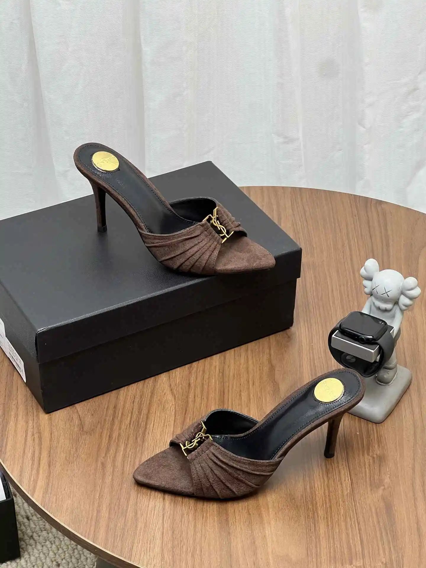 Saint Laurent Pointed-Toe Pumps - Style 6