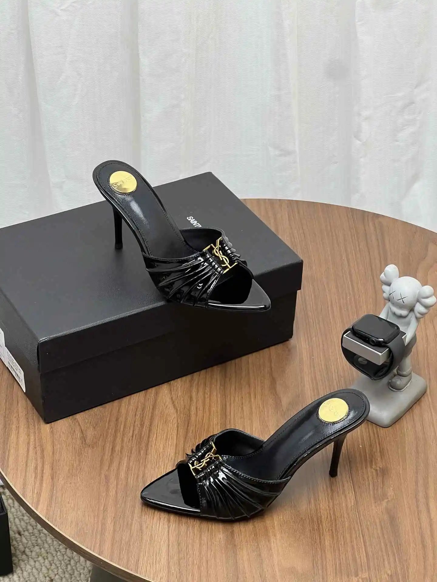 Saint Laurent Pointed-Toe Pumps - Style 7