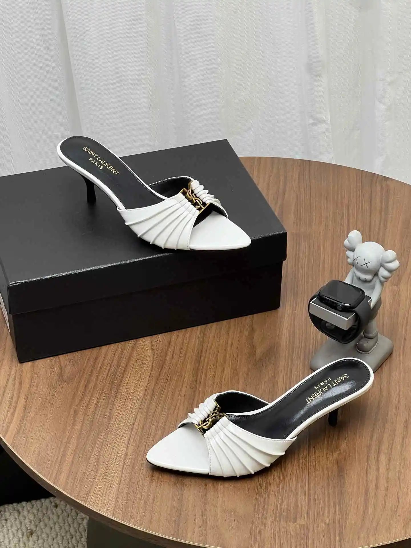 Saint Laurent Pointed-Toe Pumps - Style 13