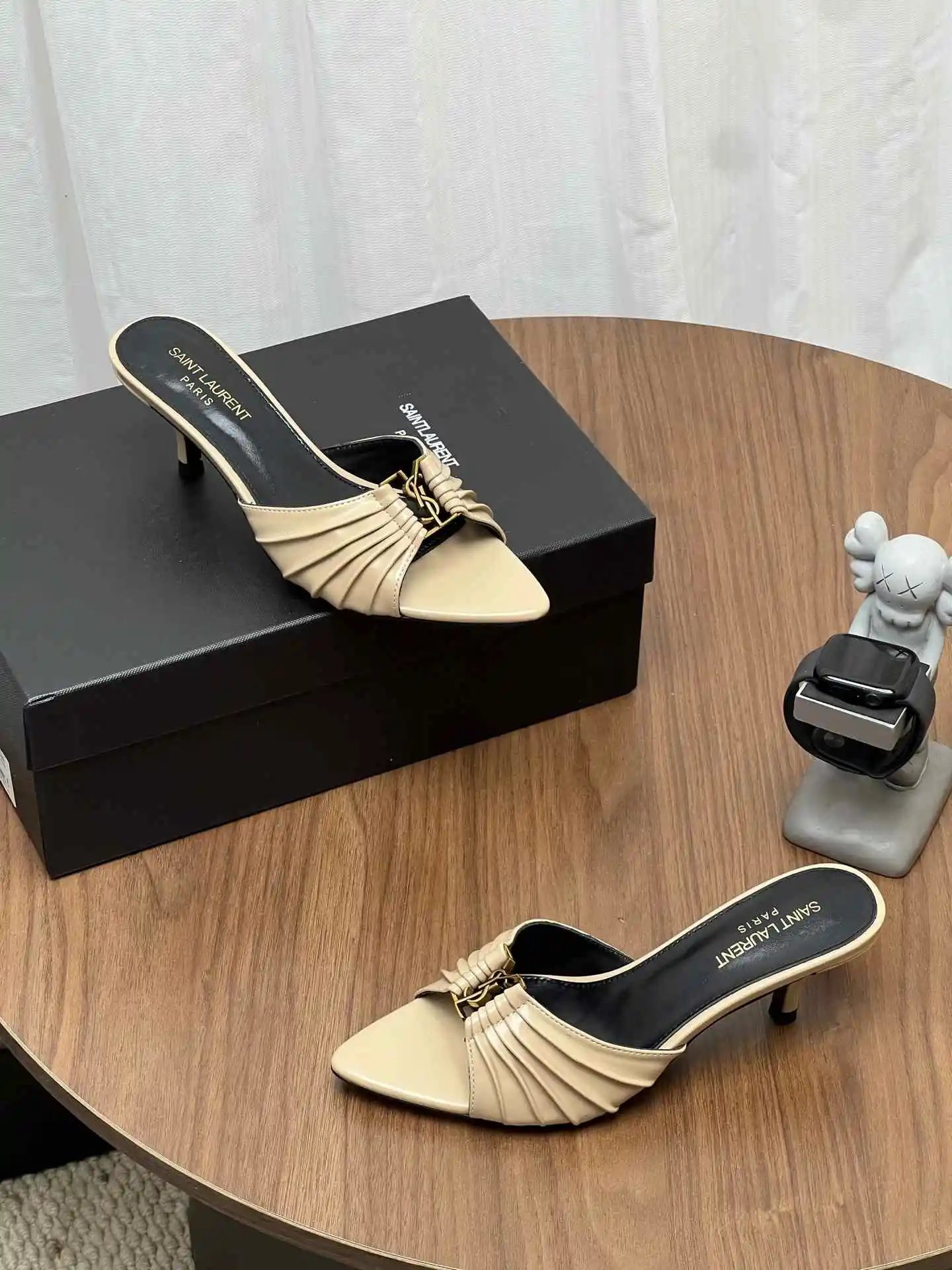 Saint Laurent Pointed-Toe Pumps - Style 15
