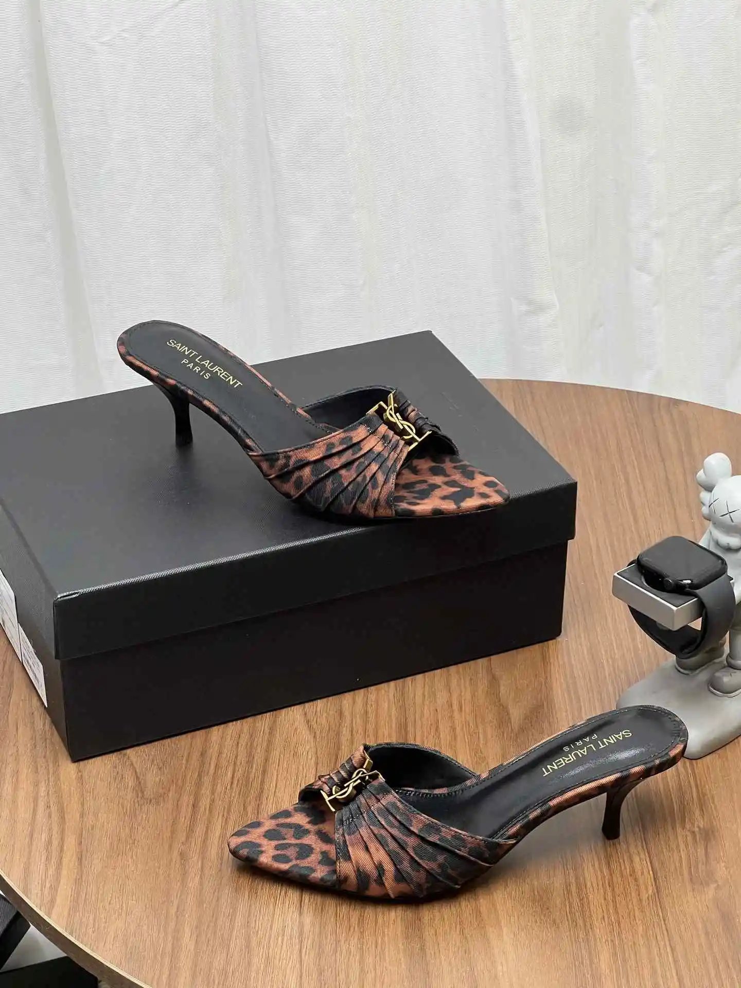 Saint Laurent Pointed-Toe Pumps - Style 3