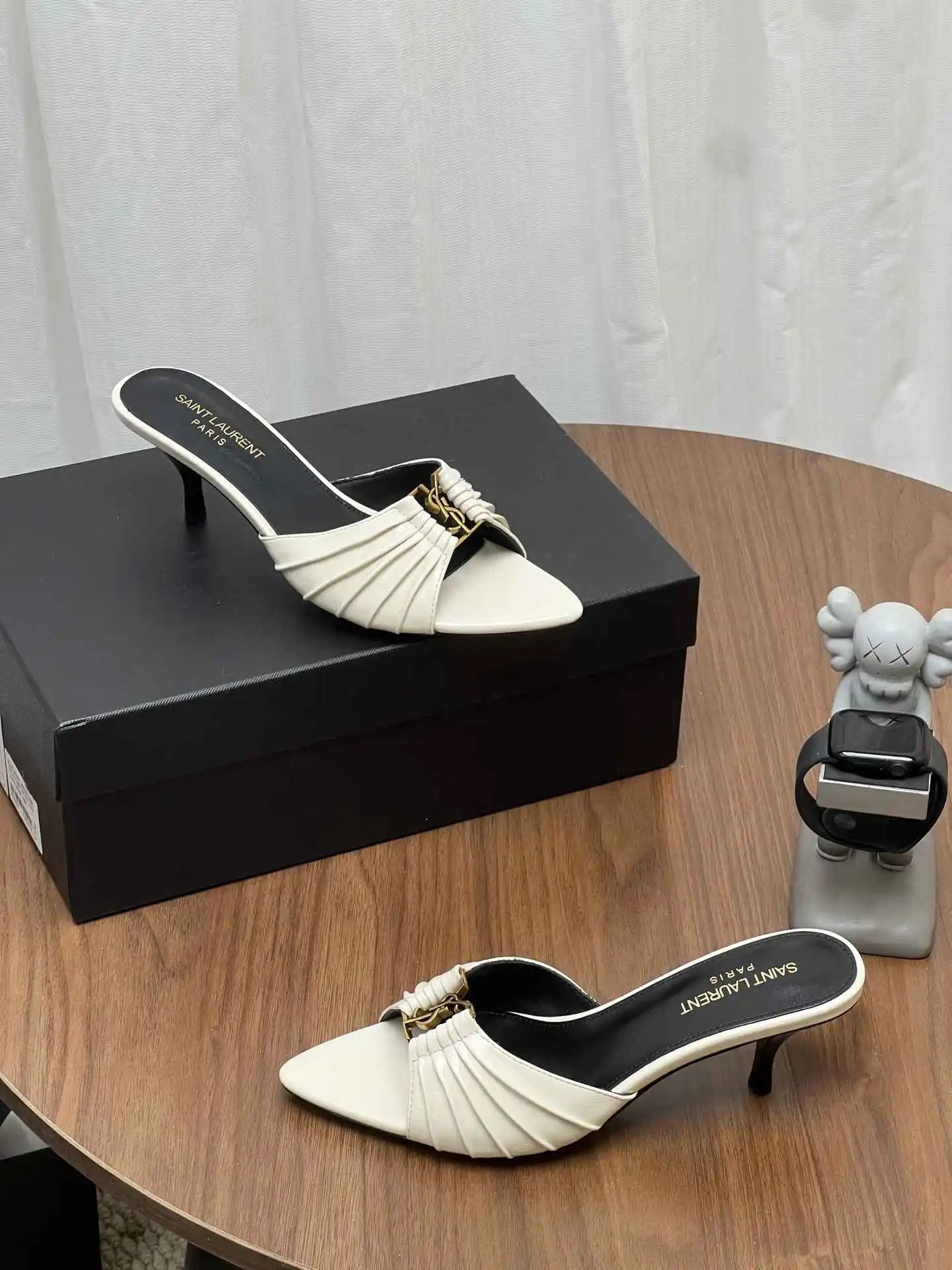 Saint Laurent Pointed-Toe Pumps - Style 7