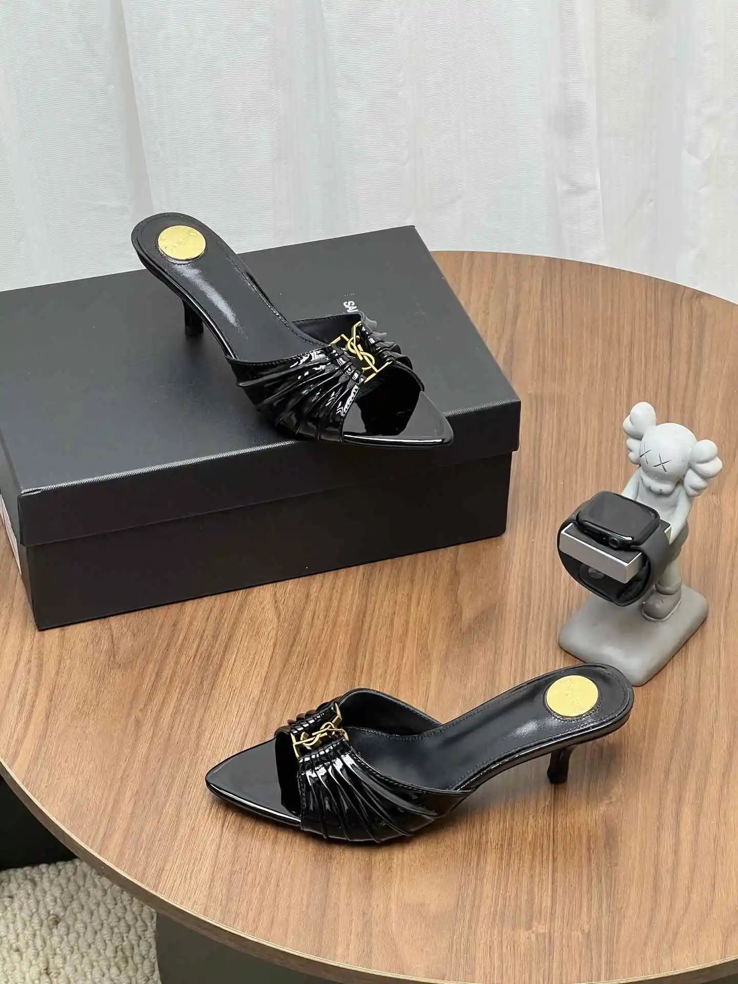 Saint Laurent Pointed-Toe Pumps - Style 11