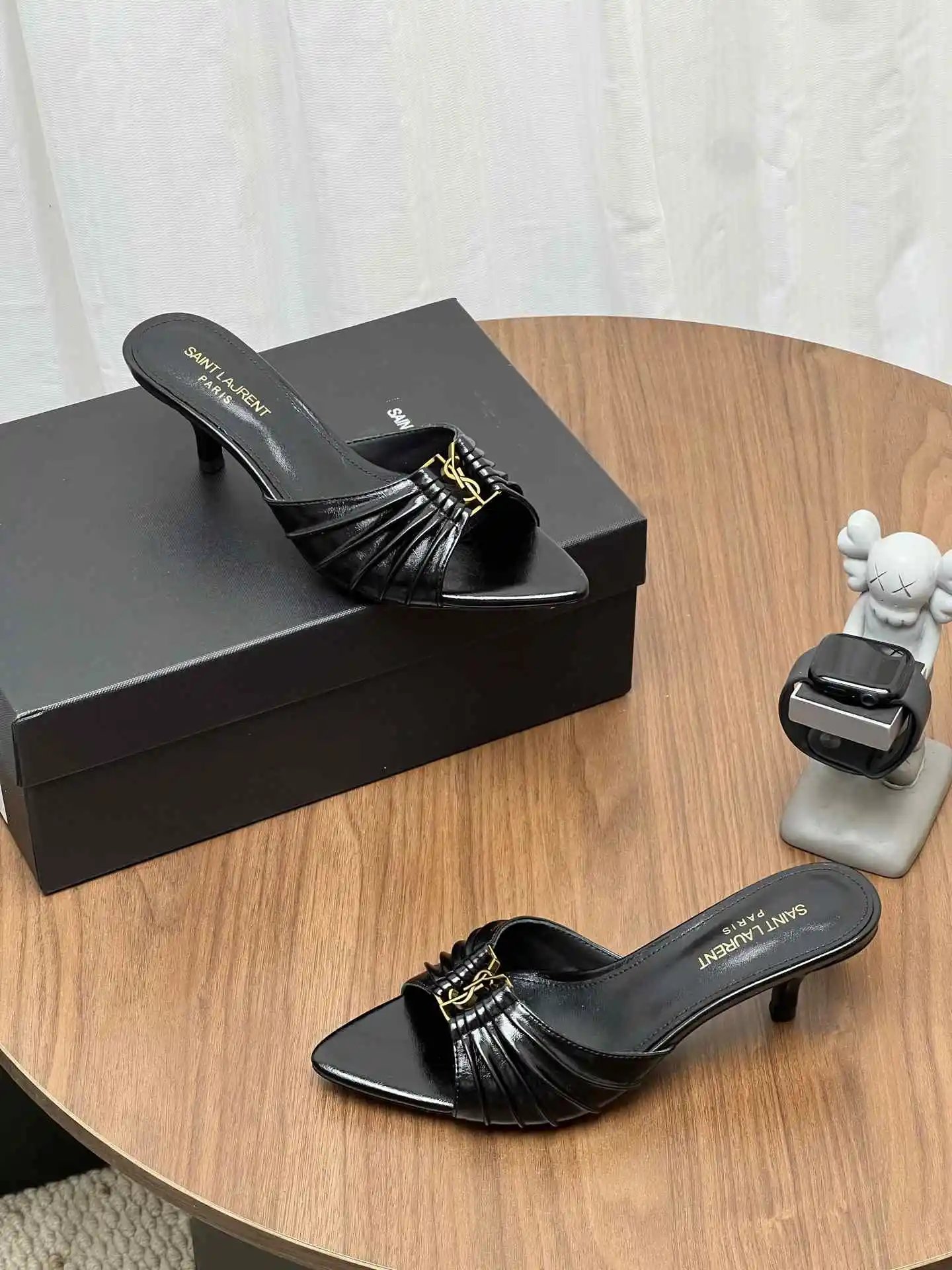 Saint Laurent Pointed-Toe Pumps - Style 16