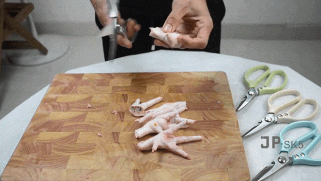 剪刀剪鸡儿的表情包图片