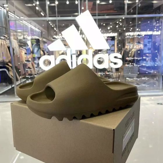 Factory straight coconut slippers with logo steel stamp original box YEEZY SLIDE Adidas originals beige warm sand yellow black agate bone white fluorescent green coffee bean green sand color military brown Kanye trendy sports slippers yeezy slippers