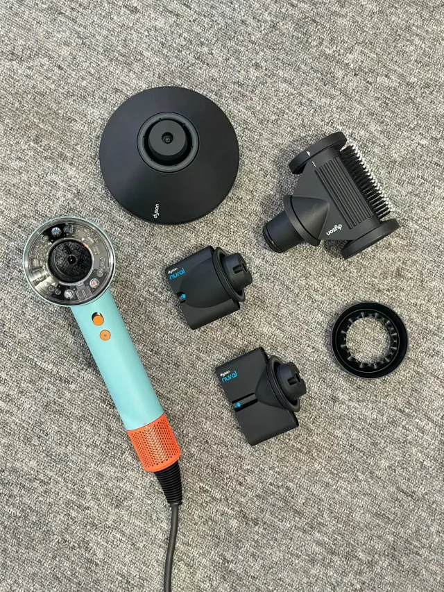 Dyson Hair Dryers & Stylers Supersonic dryer with styling attachments product detail image 41