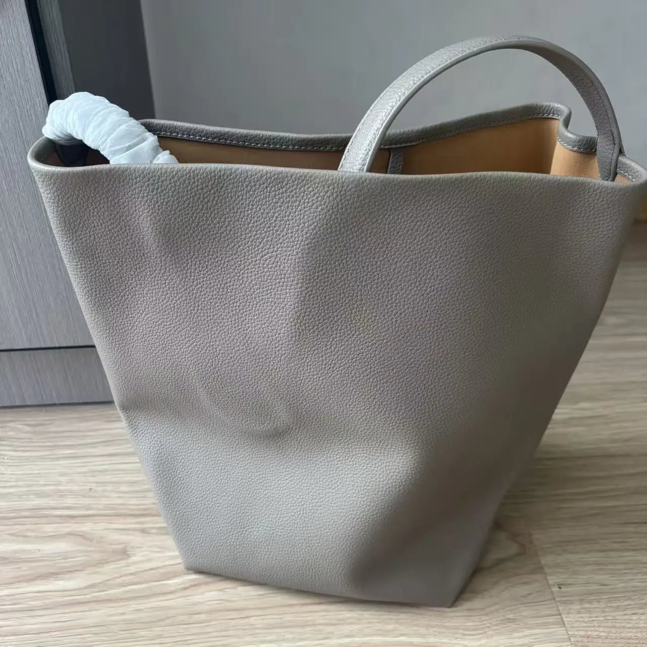 The Row Leather Large-Capacity Bucket Bag photo 4