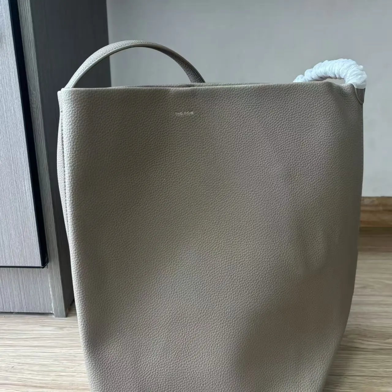 The Row Leather Large-Capacity Bucket Bag photo 2