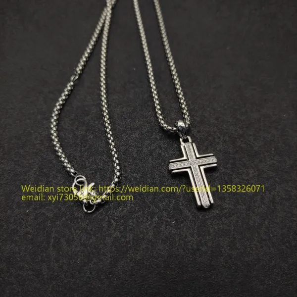 Design David Yurman Double Cross Pendant Necklace in Sterling Silver with Diamonds Jewelry - 33