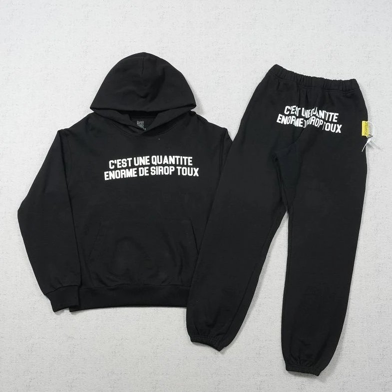 Cou hoodie with two rows of letters in the middle