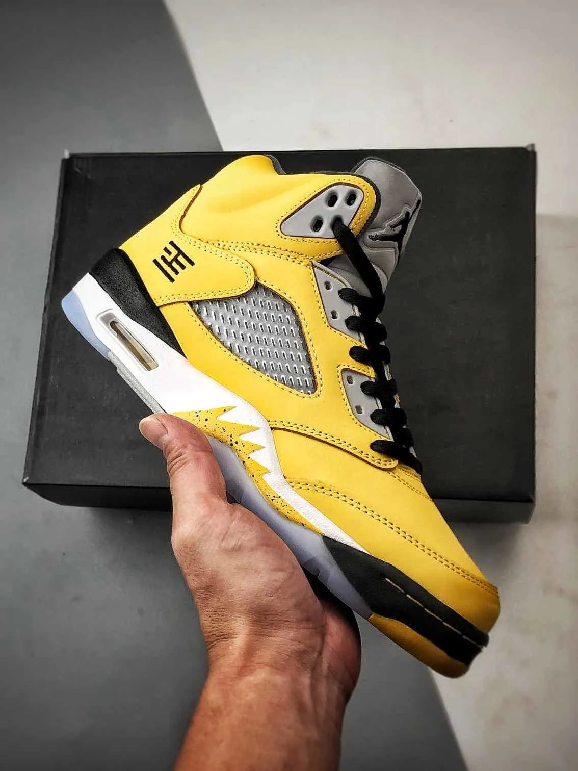Air Jordan 5 Retro "Tokyo" 东京限定黄色 AJ5中帮复古休闲文化篮球鞋 性价比天花板 #原楦原纸板 原厂材料开发 细节把控到位 主供外贸客户 打造完美鞋型 纸板中底 钢印 完
