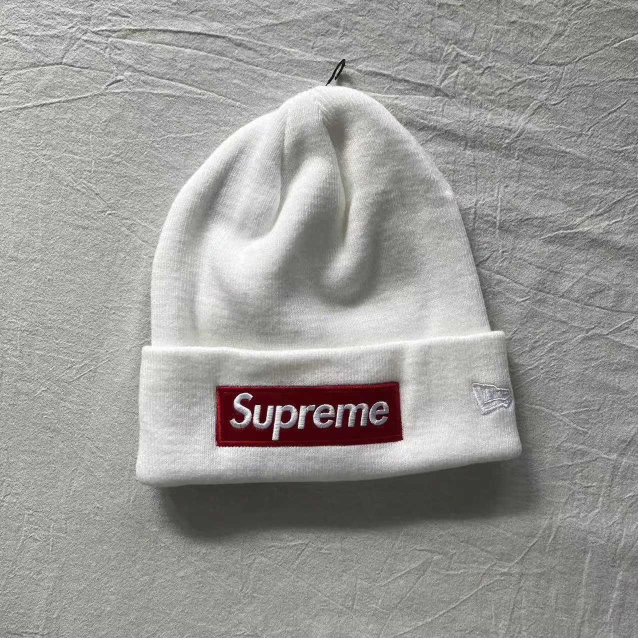 Big white: Red BOX Embroidered Nigu