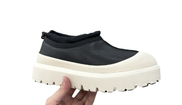 Low Top Black White
