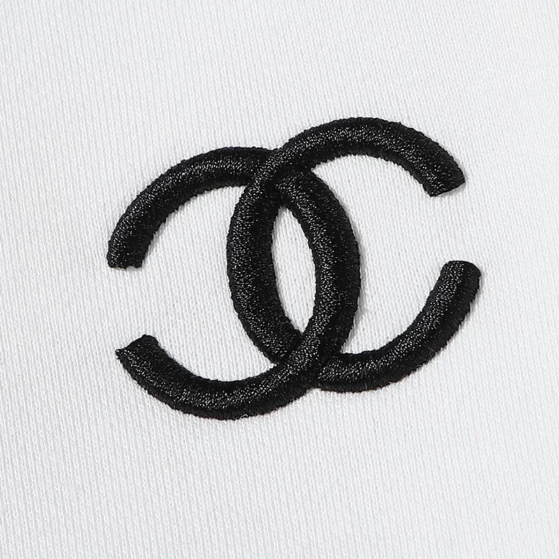 CHANEL香奈儿大标圆领薄款卫衣2019最新秋冬款双C大标前卫新潮而奢华纯 ...