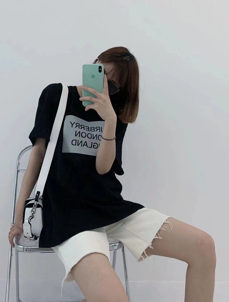 Burberry tee