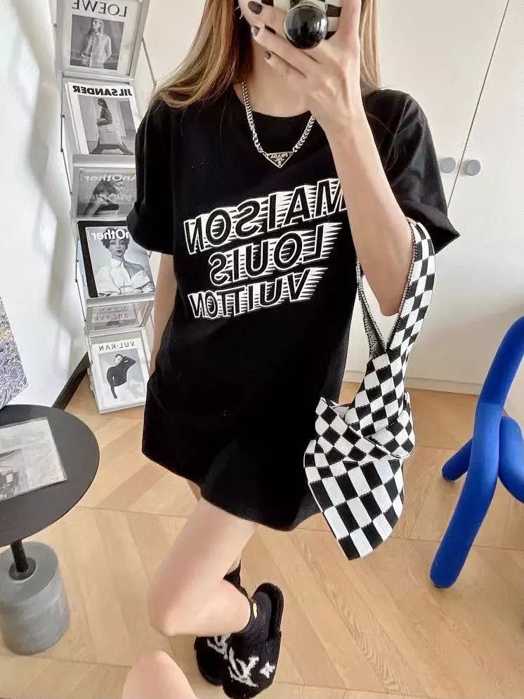 Tee from Nirou