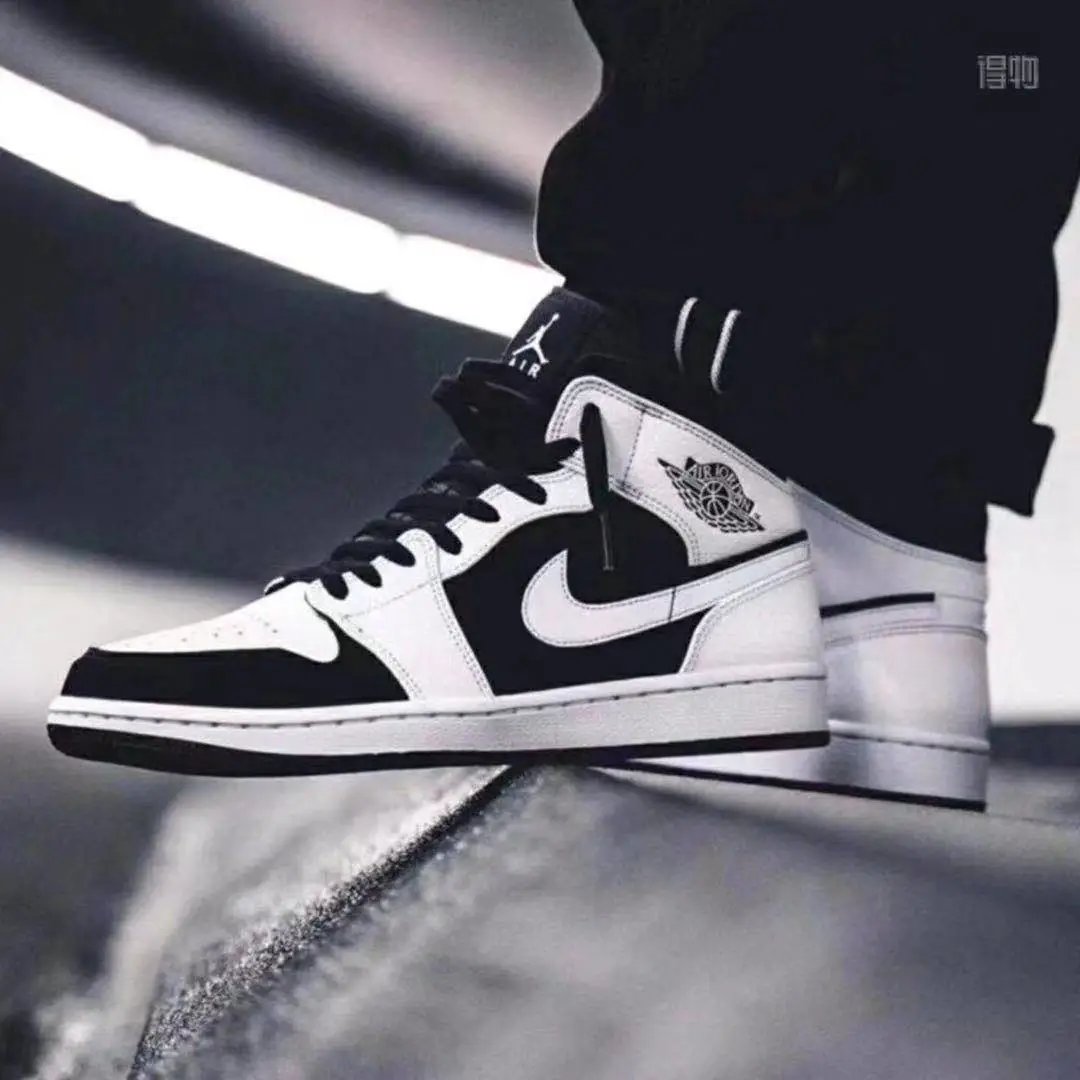 头层高版本 公司级 内置气垫 Air Jordan 1 Mid AJ1 黑白熊猫 中帮 篮球鞋【试穿正码】