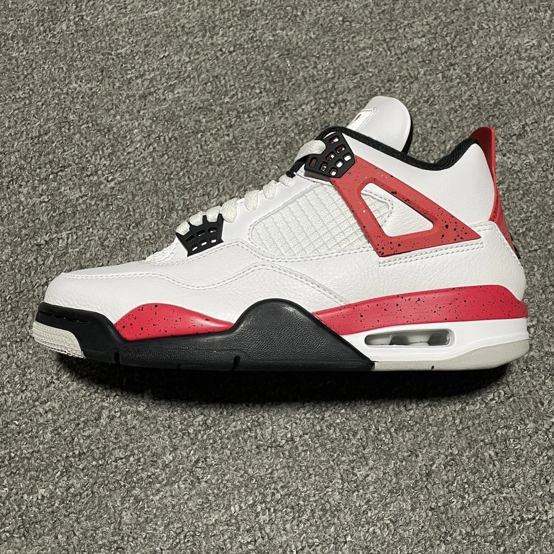 4 White and Red