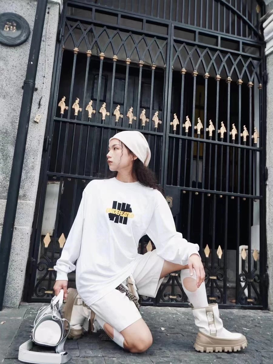 Design Undefeated Five Bars Logo Long Sleeve T-Shirt White T-Shirts - 21
