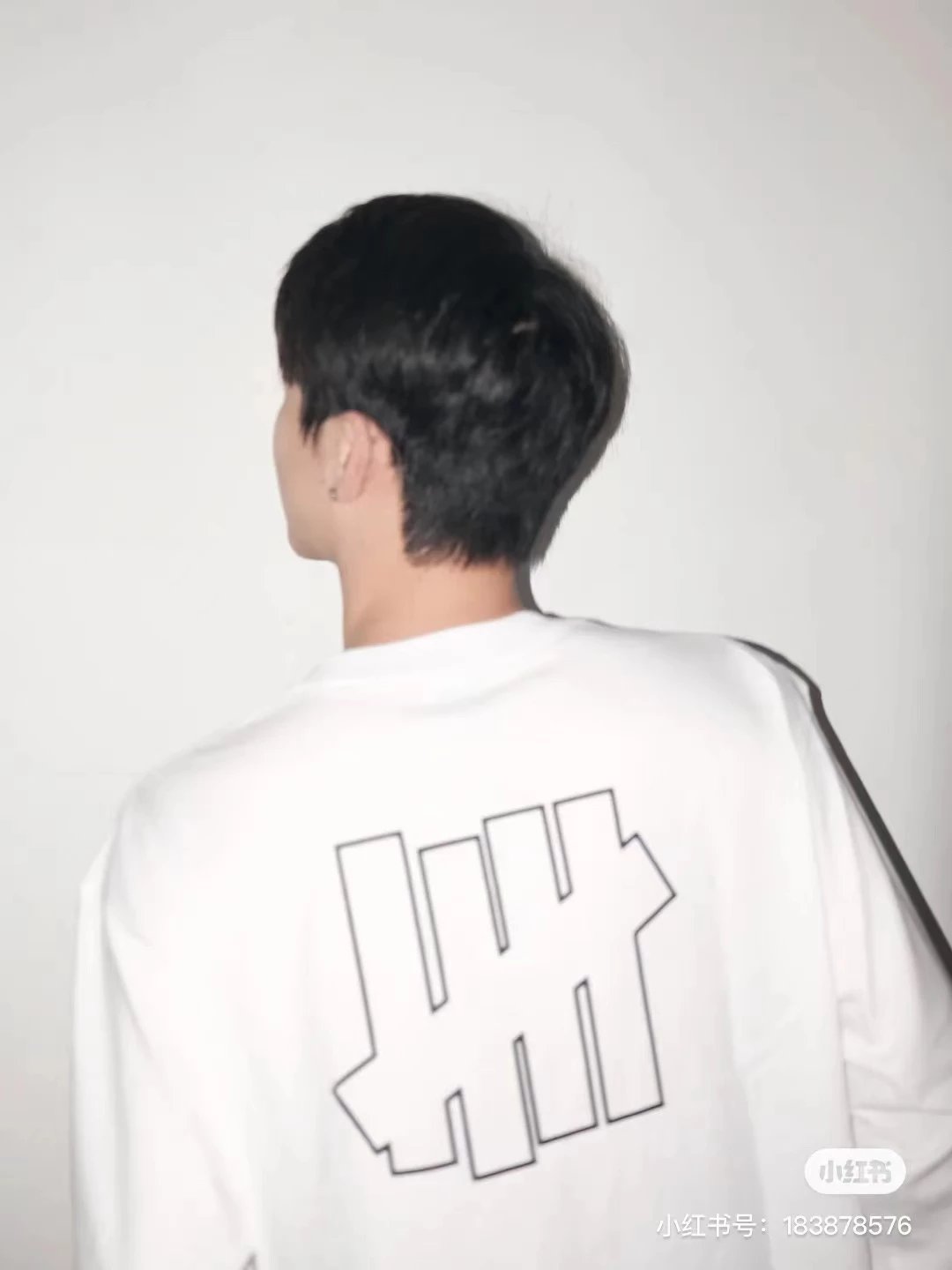 Design Undefeated Five Bars Logo Long Sleeve T-Shirt White T-Shirts - 15