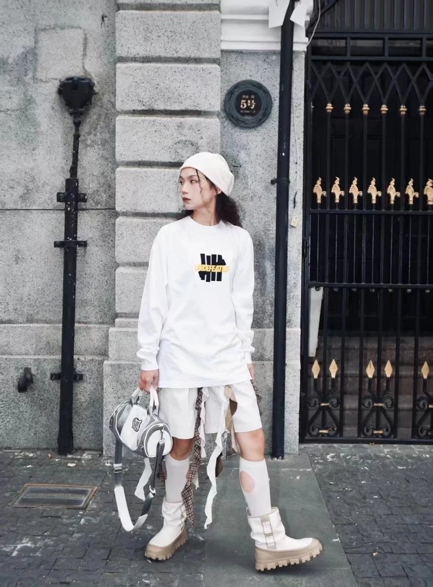 Design Undefeated Five Bars Logo Long Sleeve T-Shirt White T-Shirts - 20