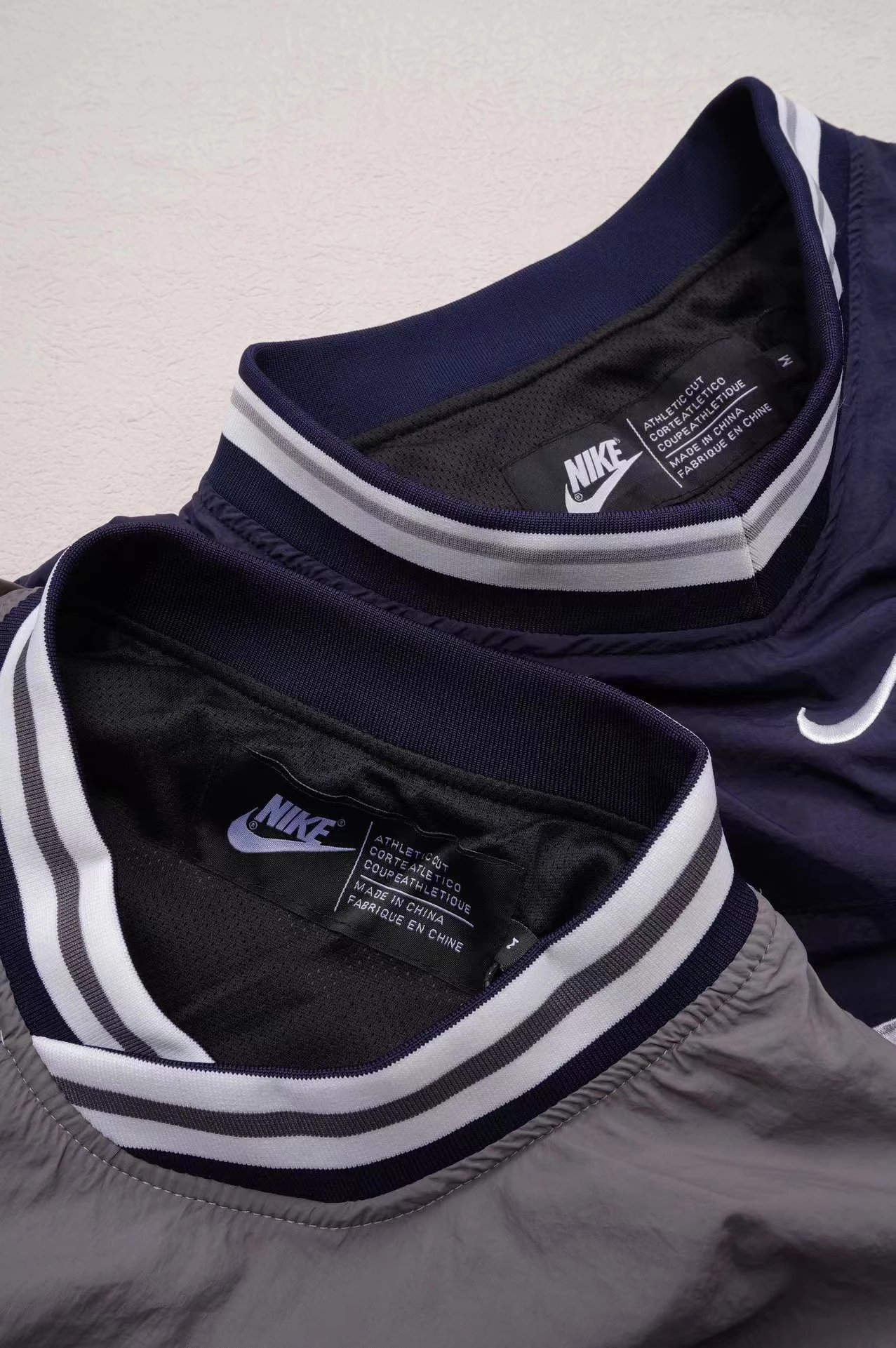 Nike Windbreaker Gray Navy Swoosh V-Neck Jacket - 9