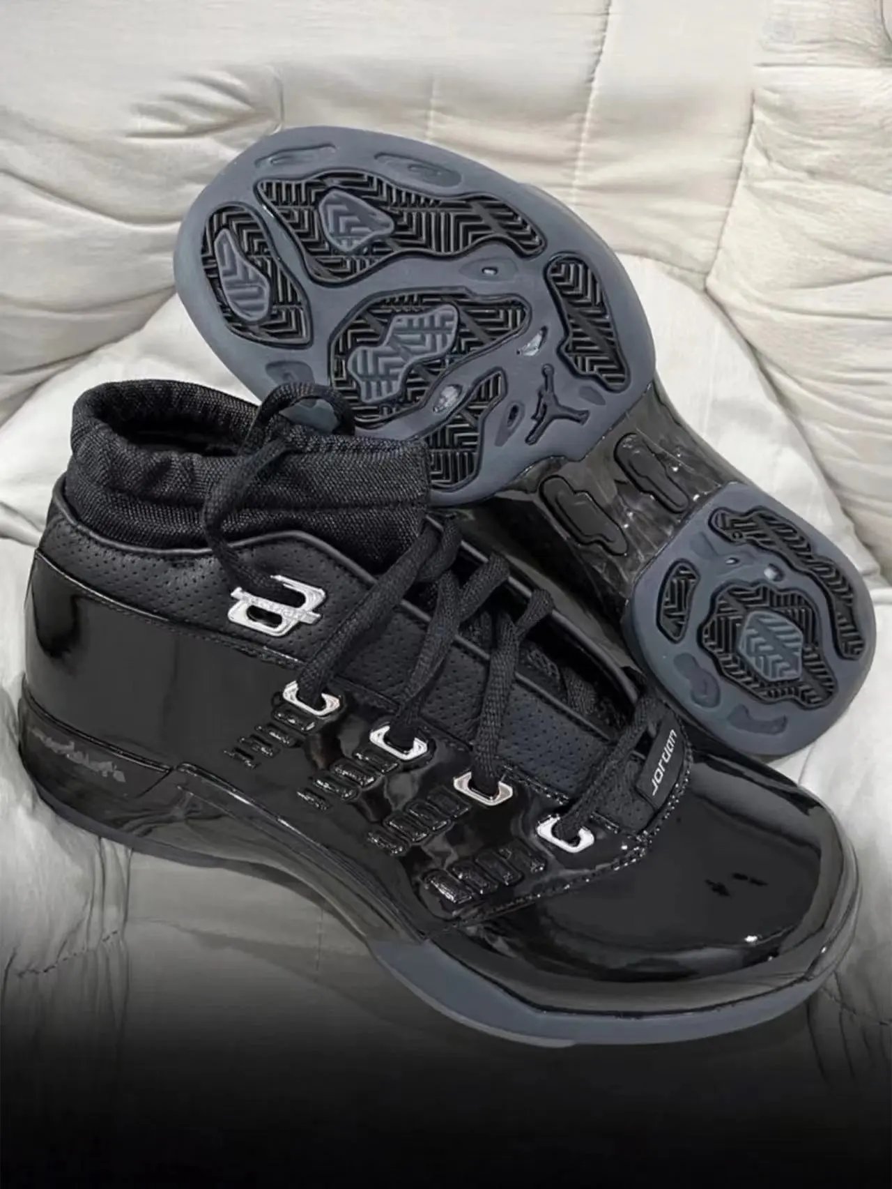 DGC J17“Black Patent”