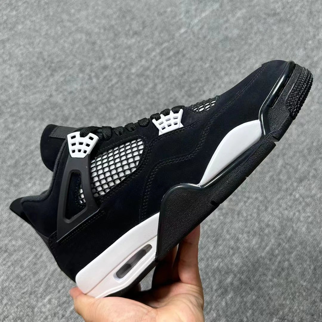 DGC J4“White Thunder”