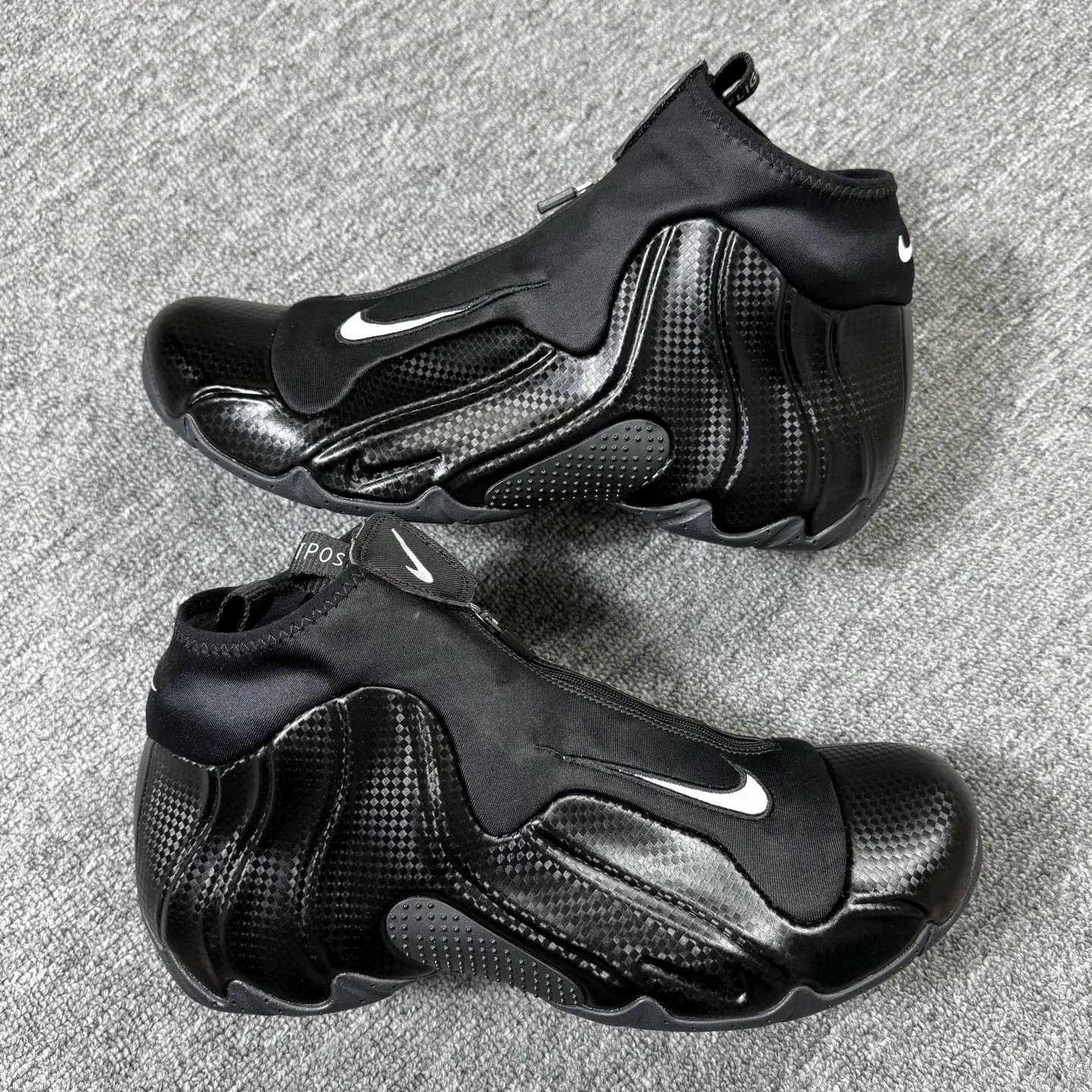 DG Flightposite“Carbon Fiber”