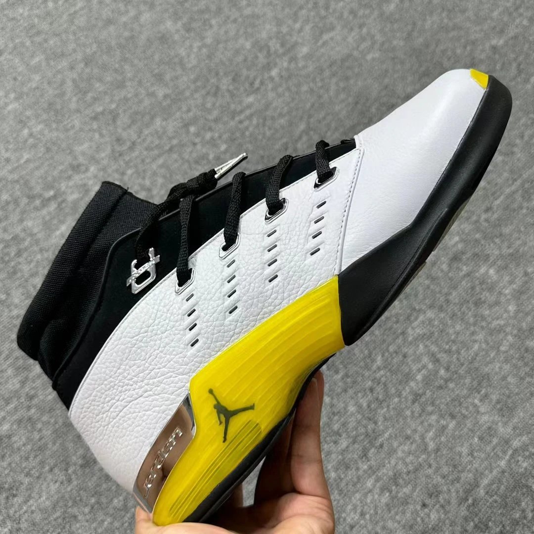 DGC J17“Lightning”