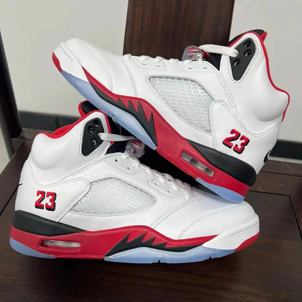 Y3 J5“Fire Red Black Tongue”