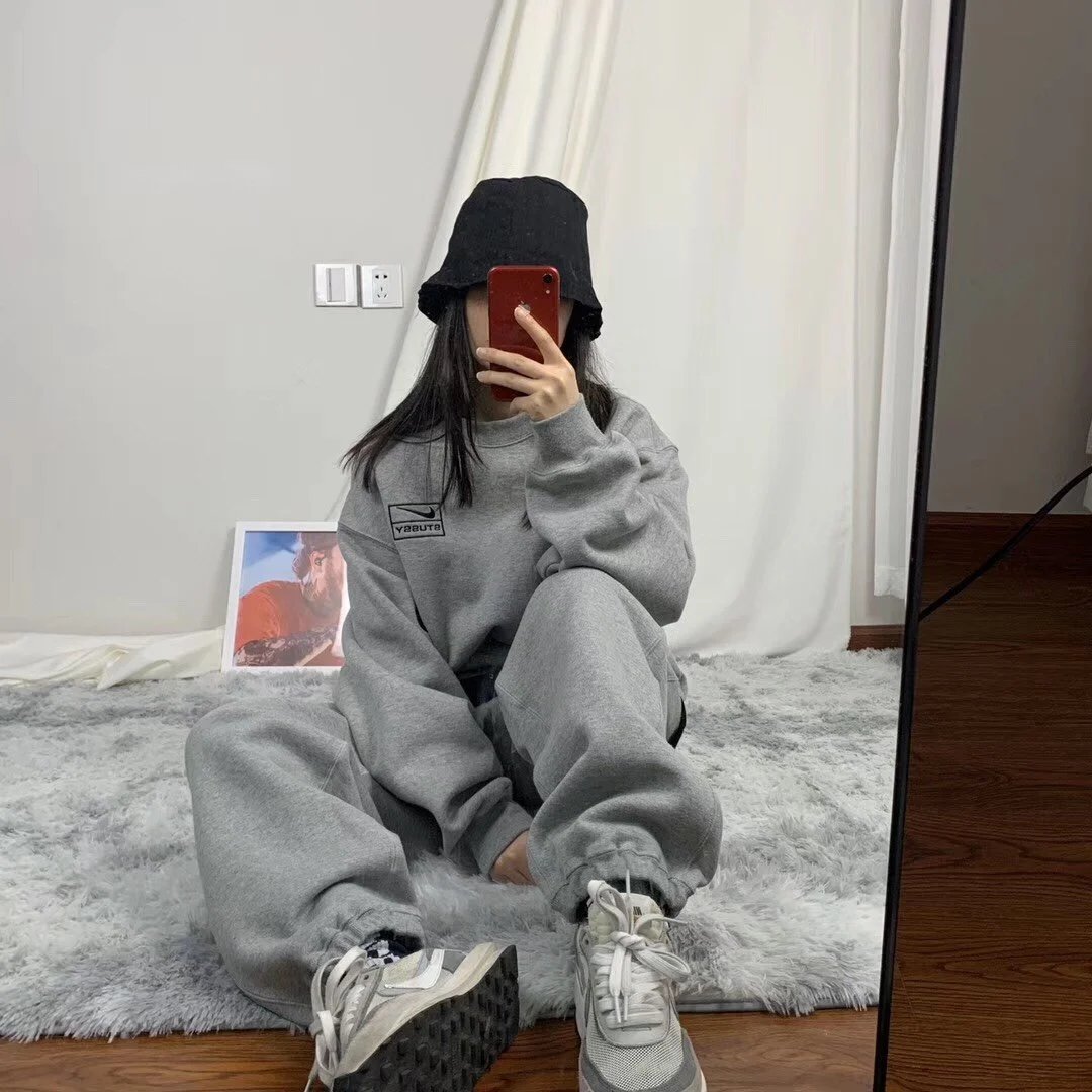 N1ke NRG BG NK joint spring and summer fleece high street gray hook loose casual pullover sweatshirt sports leggings sweatpants suit new US version round neck sweatshirt letter embroidery black and gray Zhou Yutong Liu Yuxin closed sweatpants bat sleeve top os 2.0