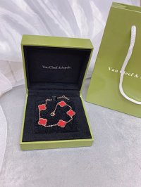 Van Cleef & Aprels Bracelet — seller photo 2
