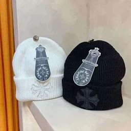 thumbnail for 2176  别具一格！潮流不分春夏秋冬！砖柜同步克罗芯情侣款针织帽 冷帽！保暖凹造型分分钟的事情！