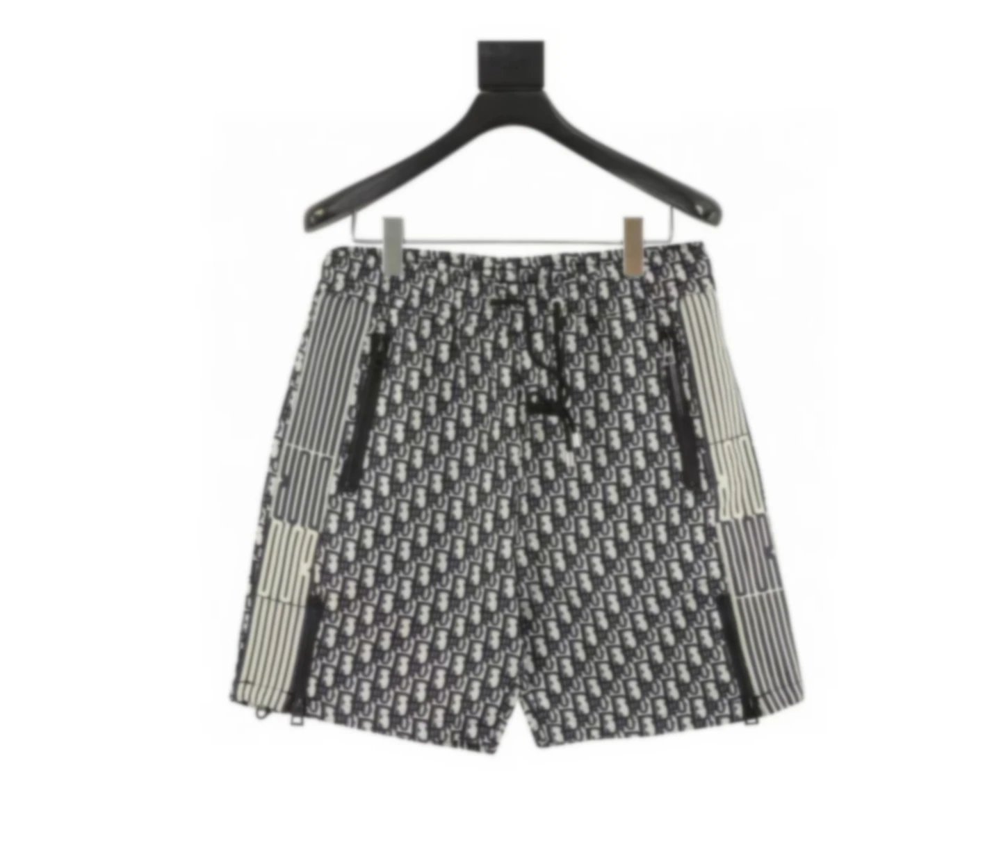 Cargo Pocket Badge Shorts photo 2