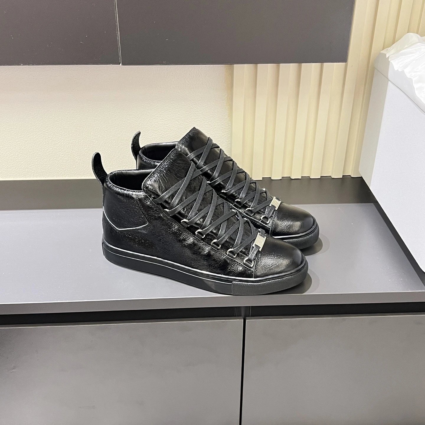 High Top Leather Casual Shoe photo 2