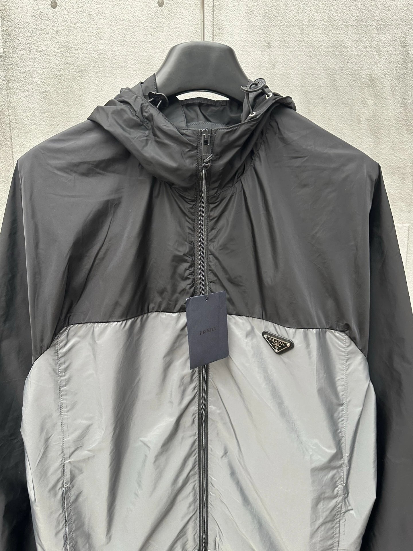 Metal Label Lightweight Hooded Jacket photo 4