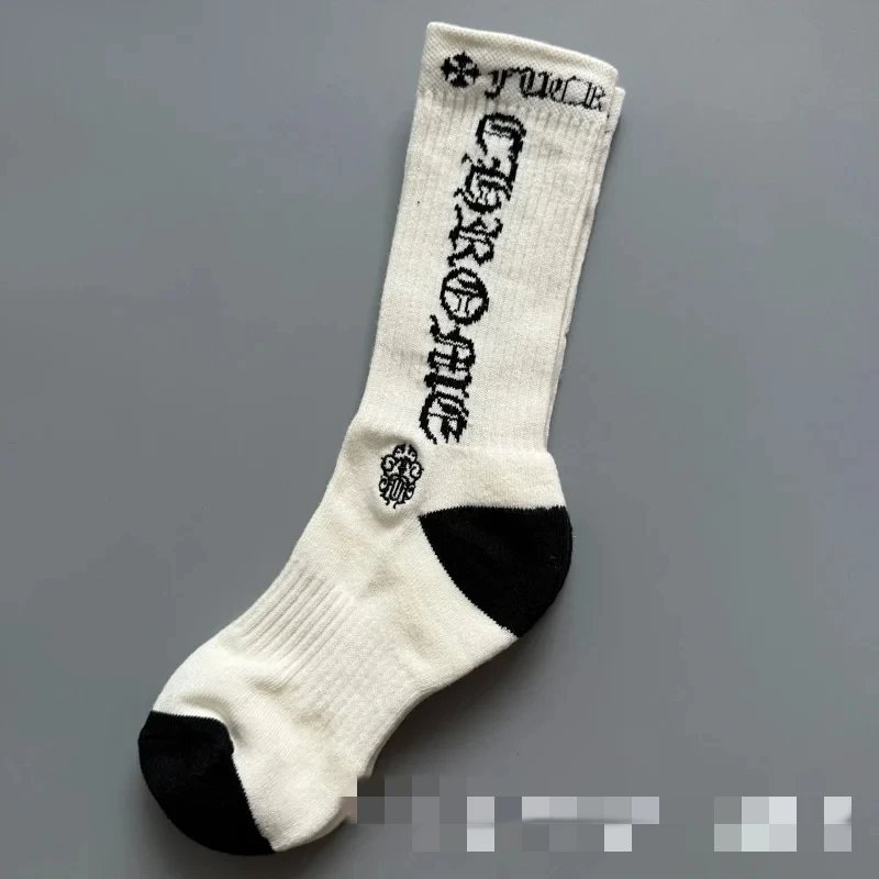 Striped Letter Red Lip Embroidered Sports Socks photo 2
