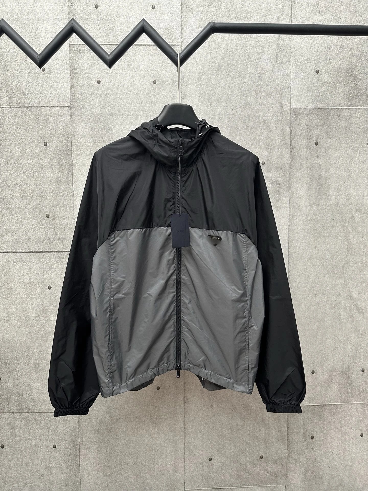 Metal Label Lightweight Hooded Jacket photo 2