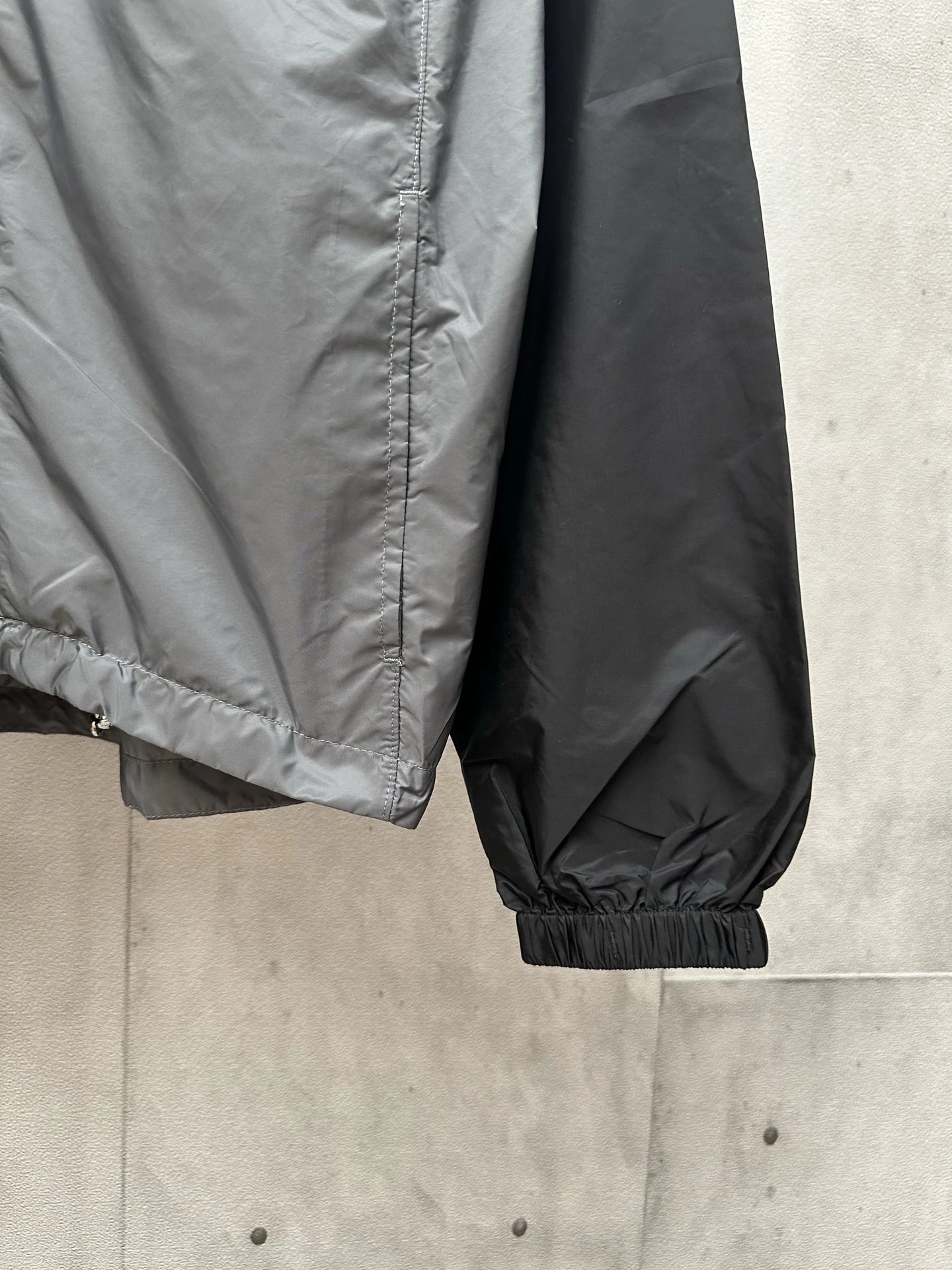 Metal Label Lightweight Hooded Jacket photo 6