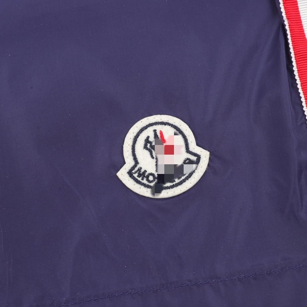 Moncler Logo-Embroidered Navy Shorts with Stripe Tape - 17