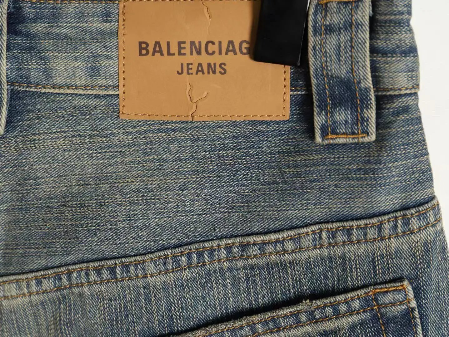 Embroidered Logo Wide-Leg Jeans photo 6