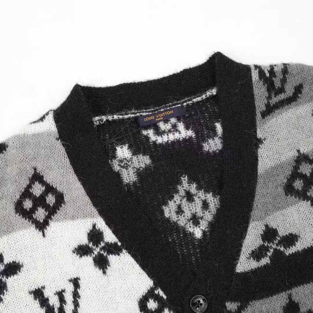 Cashmere Cardigan photo 6