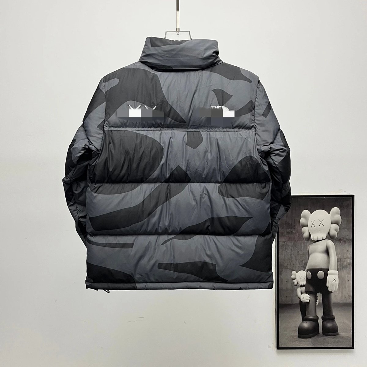 The North Face x VV Nuptse 700 Fill Down Jacket Black Gray Camo product detail 2 in Litbuy spreadsheet finds