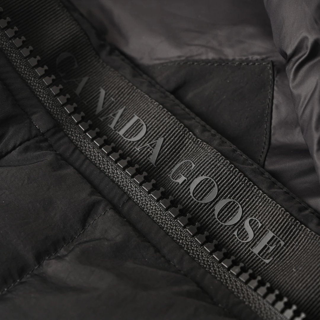 Black Label Puffer Vest photo 7
