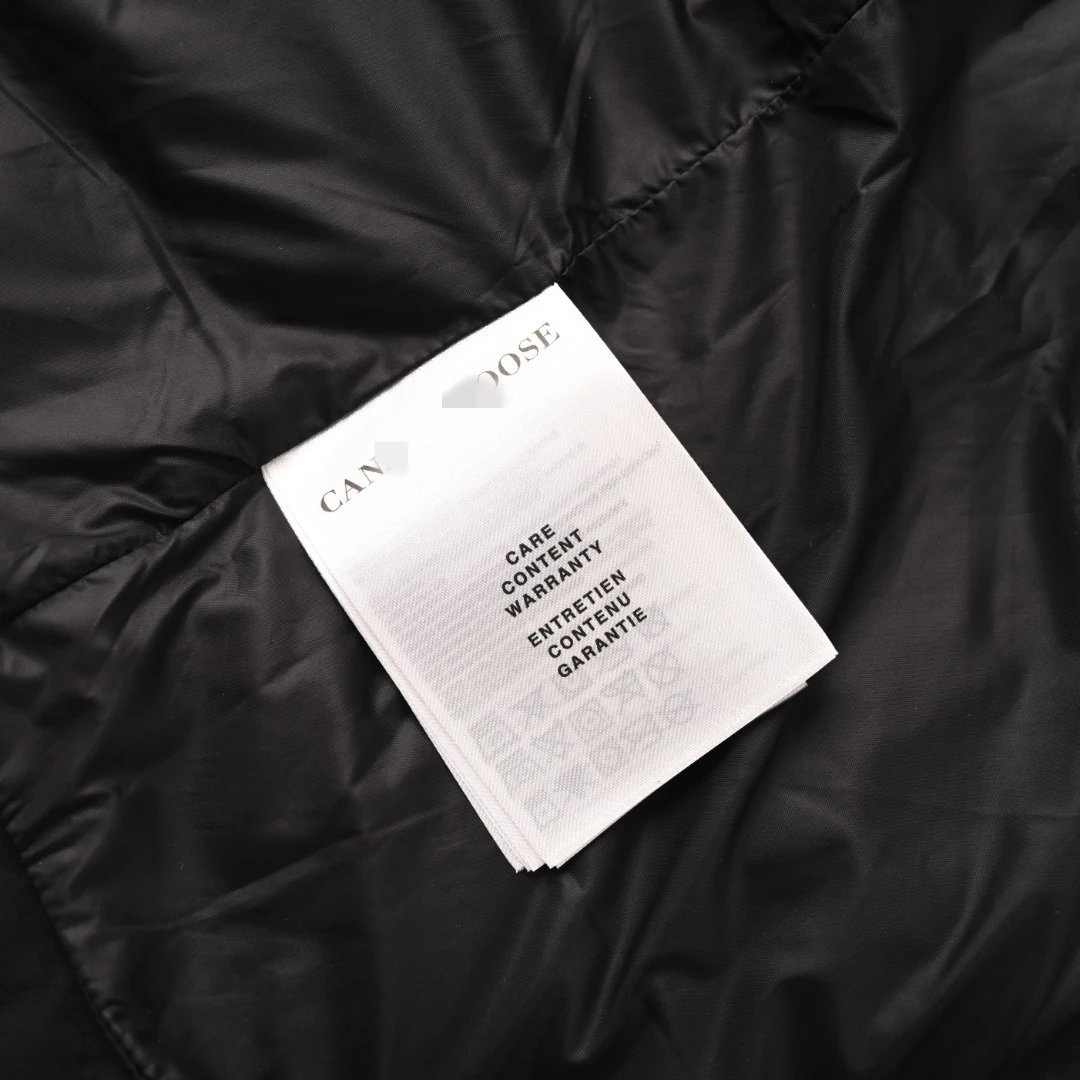 Black Label Puffer Vest photo 6